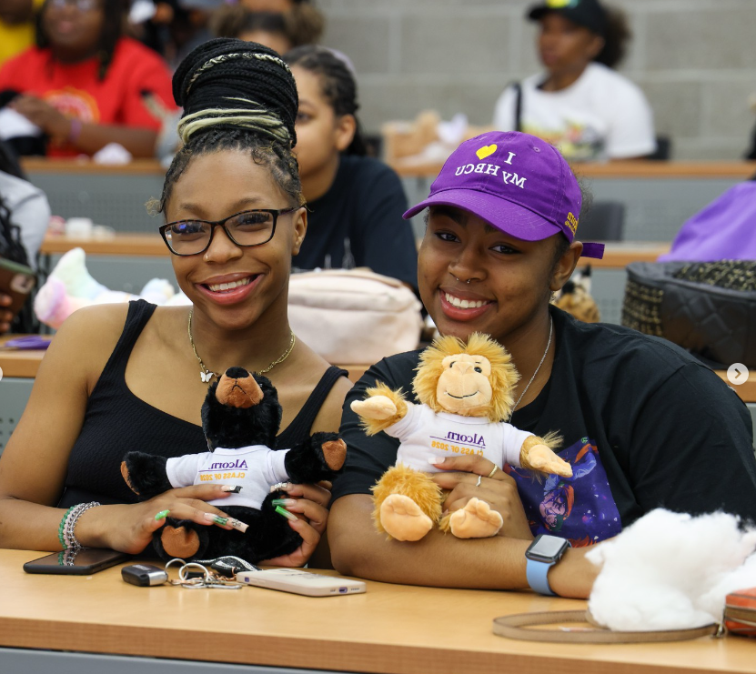 pg电子下载 students building teddy bears